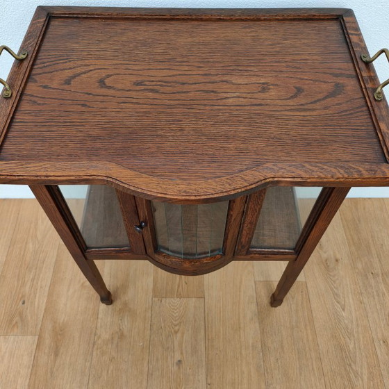 Image 1 of Meuble à thé/meuble d'appoint ancien avec plateau amovible.