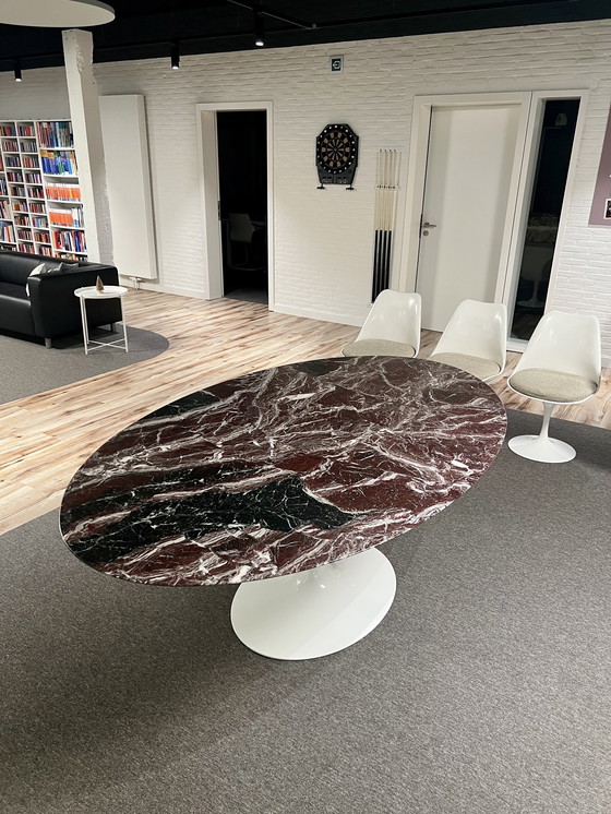 Image 1 of Table tulipe Knoll Saarinen Rosso Rubino