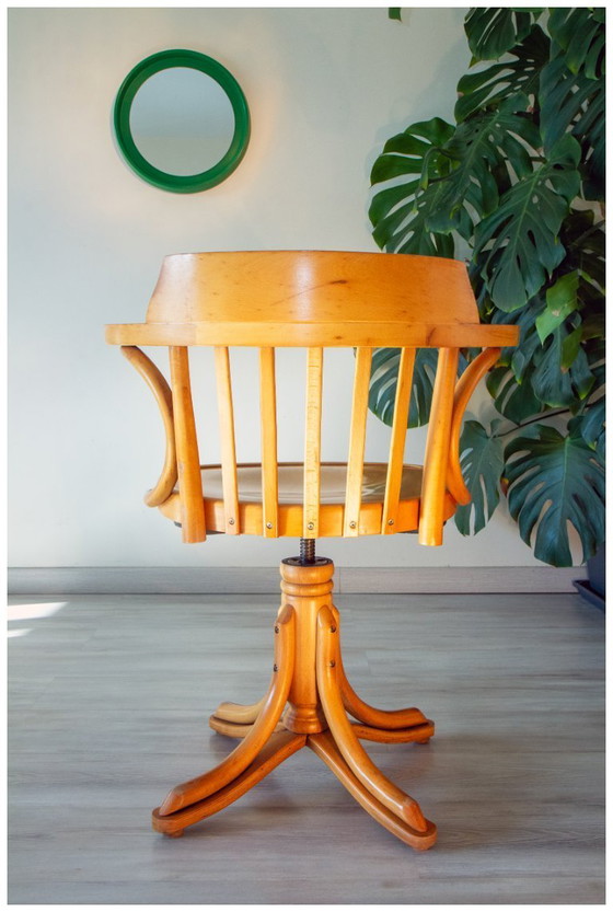 Image 1 of Amerikaanse fauteuil van ZMG Radomsko (voorheen Thonet) uit de jaren 70.