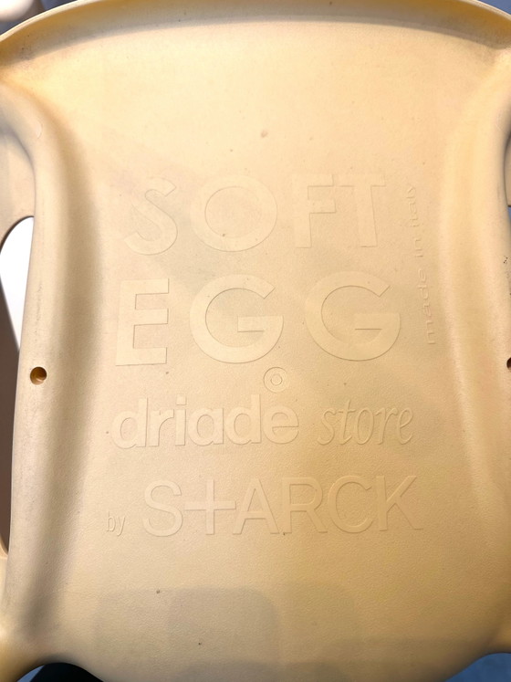 Juego de 6 sillas Egg de tela suave diseñadas por Philippe Starck para Driade. – Sillones (photo 6 of 6)