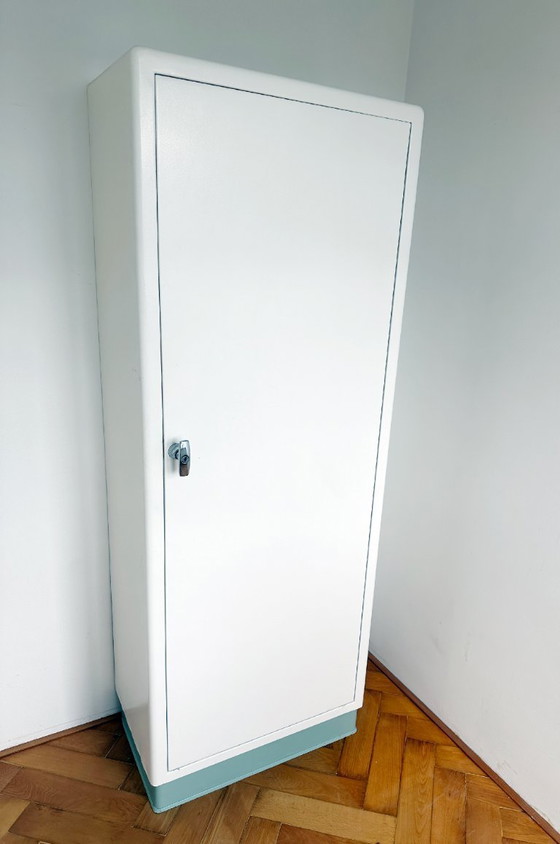 Image 1 of Armadio in acciaio 1950 di Maquet