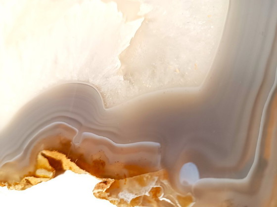 Image 1 of Large agate disc with transparent crystallization