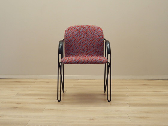 Image 1 of Ensemble de quatre chaises, design italien, années 1980, production : Italie