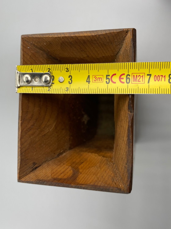 Gesneden houten doodskist in de vorm van een maaier – landelijke volkskunst – Decoratieve objecten (photo 6 of 7)