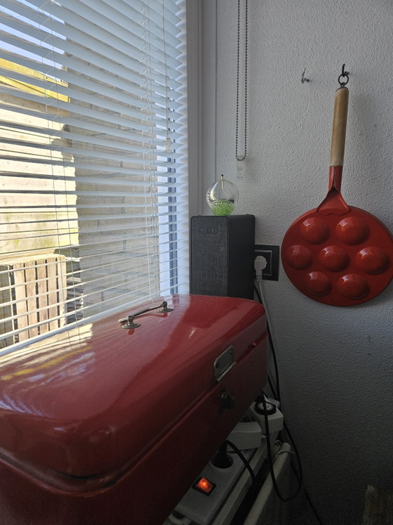 Image 1 of Esmalte rojo