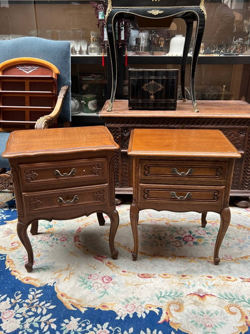 deux tables de chevet dans les cabriolets. – nachtkastjes (photo 2 of 4)