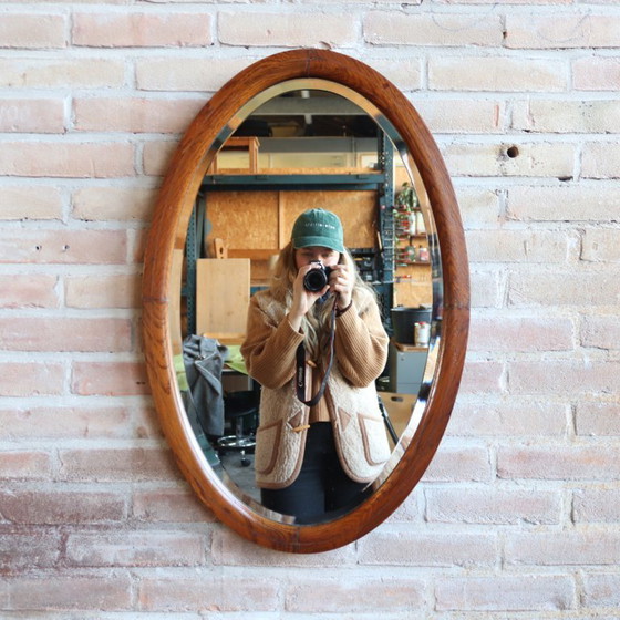 Image 1 of Miroir ovale en bois vintage antique