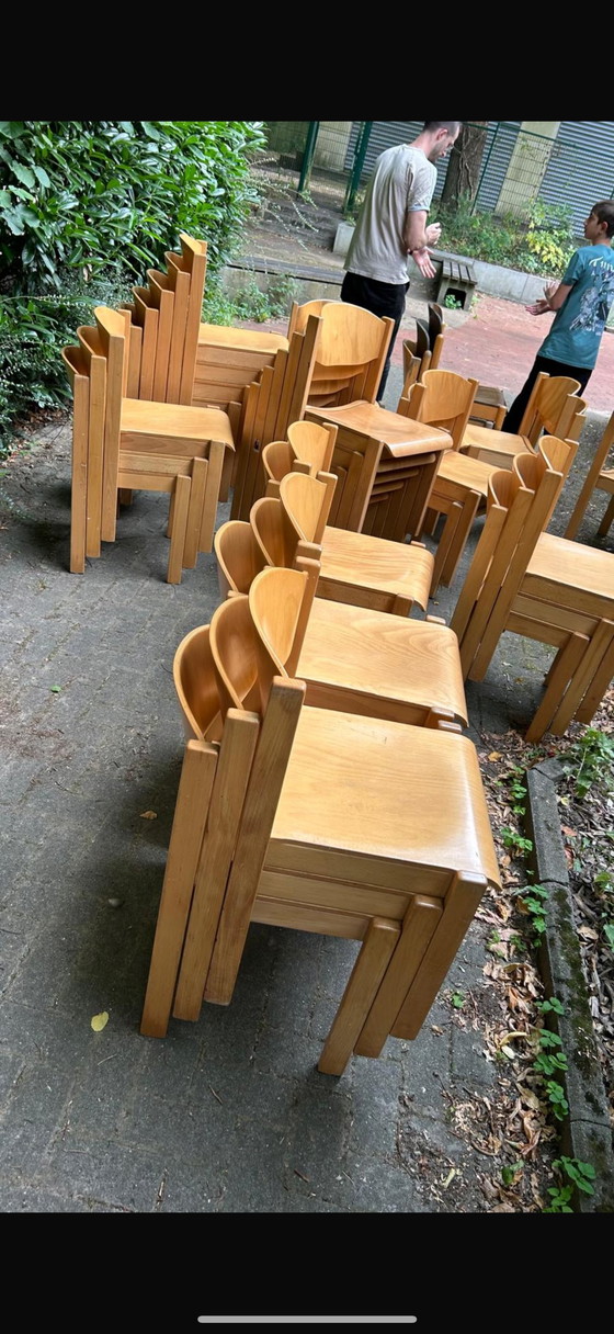 Image 1 of Partij van 51x vintage plywood stapelstoelen ‘70