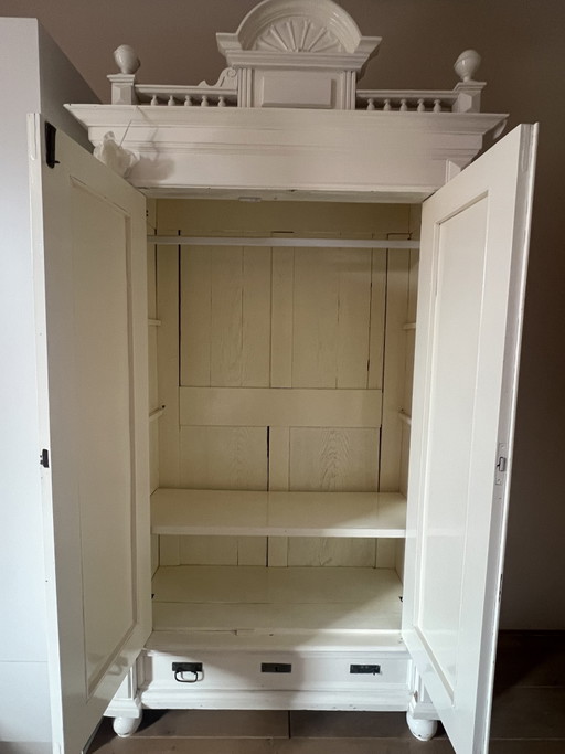Vintage-Kleiderschrank – Massivholz – kledingkasten, Wood (photo 2 of 6)