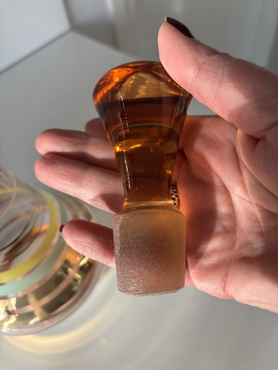 Image 1 of Decoratieve Boheemse Glazen Karaf met Gouden en Kleurbaden — Vintage Midden-Europees Glas