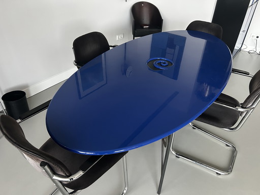 Dining table Maroeska Metz