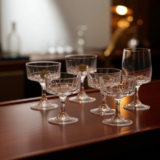 Image 1 of Set aus 4 französischen Cristal d'Arques-Gläsern „Louvre“ aus 24 % Bleikristall