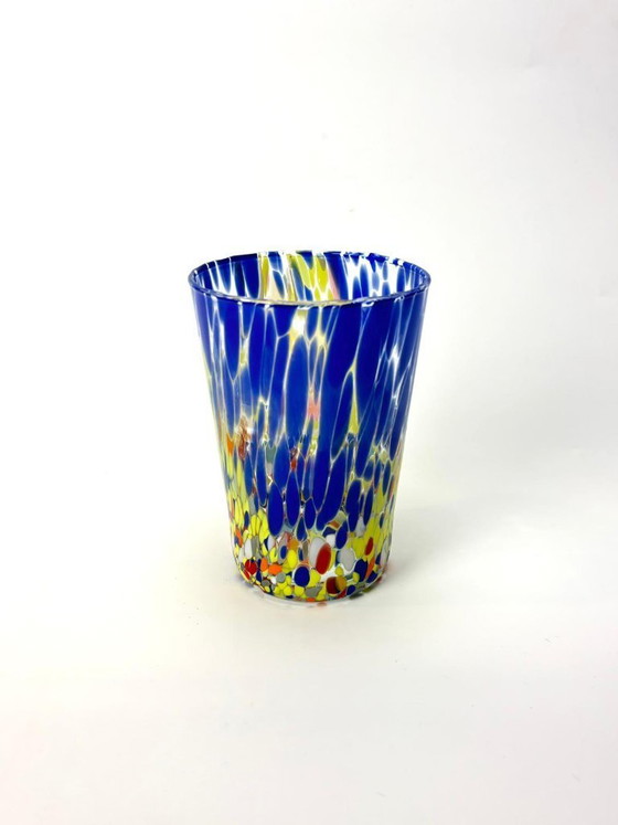 Image 1 of Set aus 6 venezianischen mundgeblasenen Gläsern mit farbigem Murano-Granulat, handgefertigt in Italien.