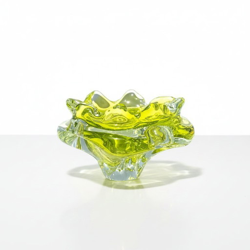 Cuenco de vidrio vintage de Josef Hospodka - Chribska - Chartreuse
