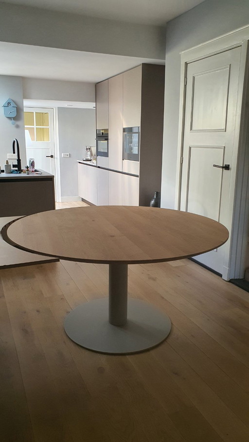 Round table from Table du Sud