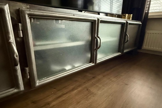 Image 1 of Mobile TV e credenza industriale Ruff