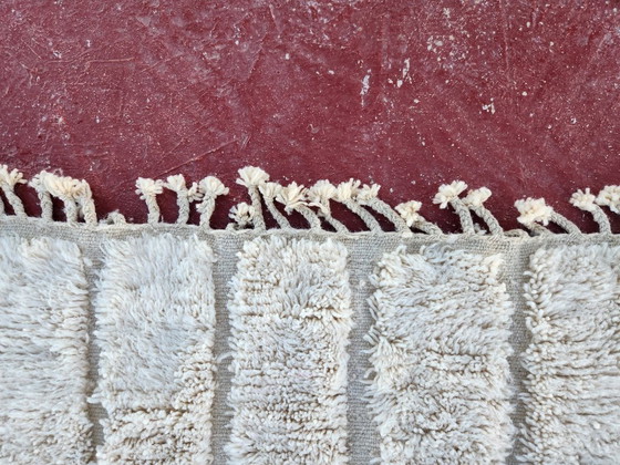 Image 1 of Handmade Beni Ouarain Rug 240×160 cm – Moroccan Berber Wool Carpet – Minimalist Ivory Scandinavian Style