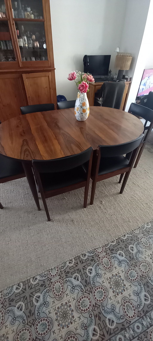 Table et 6 chaises design scandinave