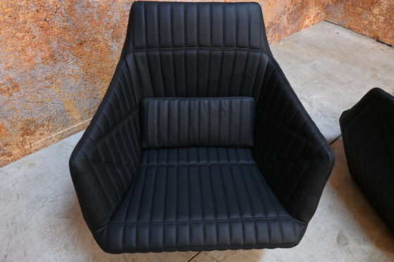 Image 1 of Nouveaux fauteuils Facet Ligne Rose, revêtus de cuir noir exclusif