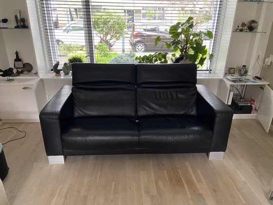 Image 1 of Canapé en cuir noir avec assise à réglage électrique