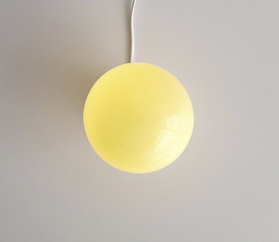 Image 1 of Zacht groen glazen art deco plafondlampje, pastelkleurige glazen bol lamp, small variant