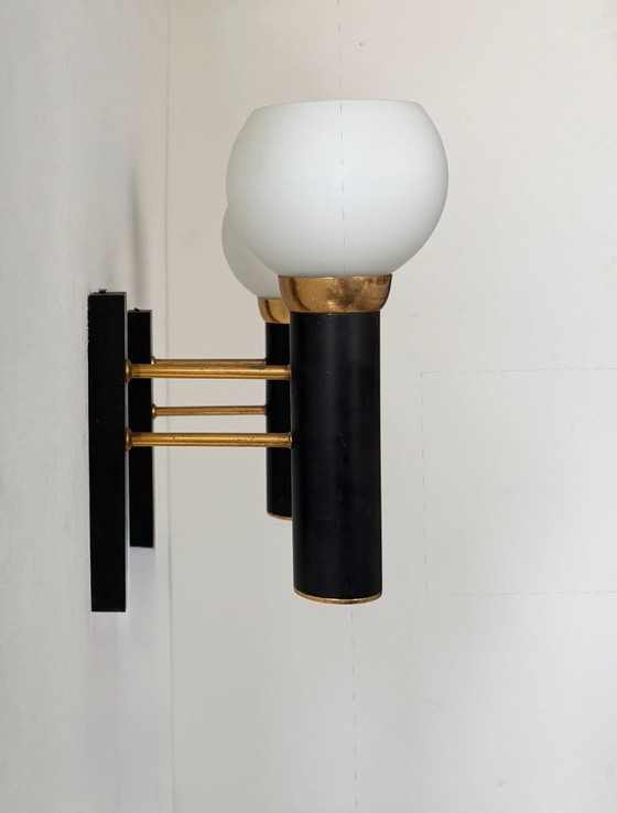 Image 1 of Coppia di applique vintage, ottone opalino e metallo nero opaco, Francia, 1950