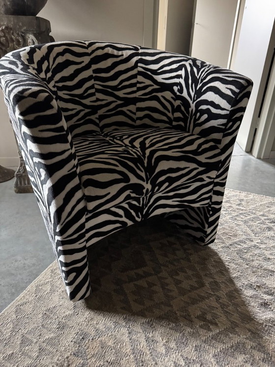 Image 1 of 3 pieces, as new, Mid Century Style tulip-base armchairs, very comfortable