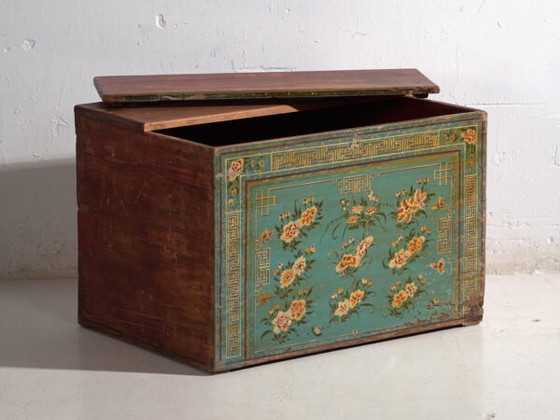 Antike chinesische Truhe aus Kiefernholz – Dongbei, circa 1930 – Aufbewahrungsschrank, Metal (photo 6 of 40)