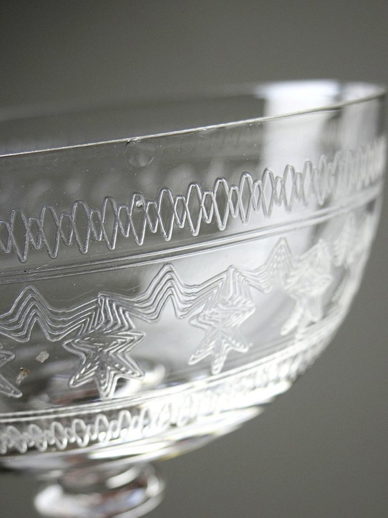Image 1 of Set of 6 Antique Fine Crystal Champagne Glasses with Engraved Star Design, 19th-20th Century
