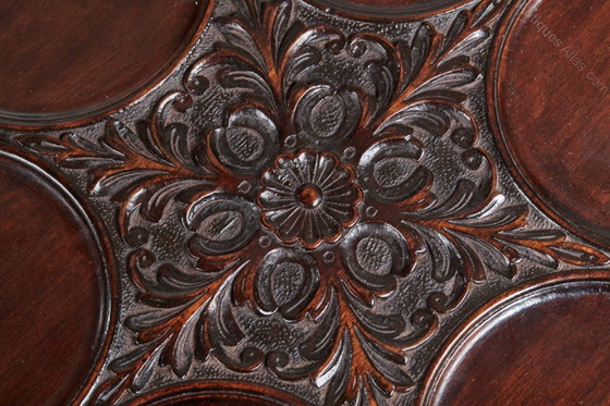 Image 1 of Beistelltisch Ungewöhnlich geschnitztes Mahagoni 2-stöckig Stummer Kellner