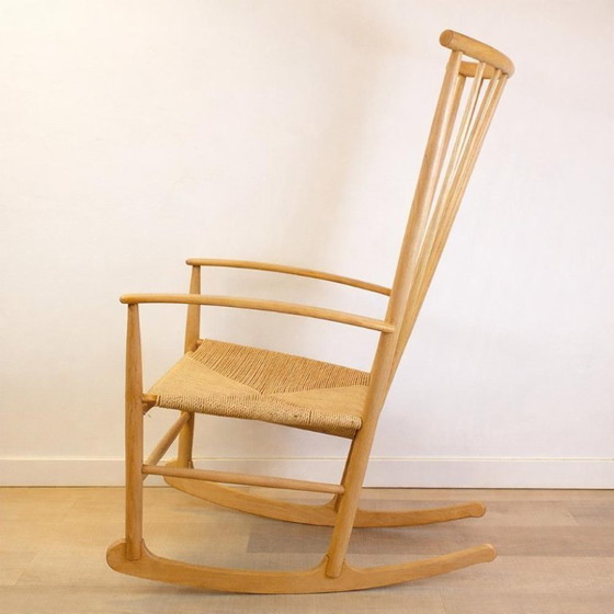 Image 1 of Sedia a dondolo vintage in stile Hans Wegner, anni '60