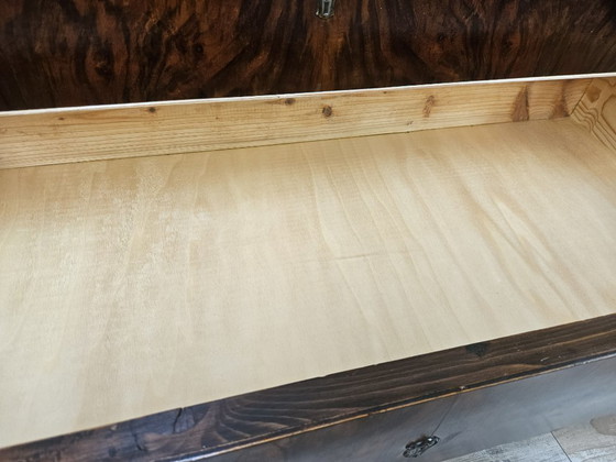 Image 1 of Commode des années 1950 en acajou et érable avec pieds laqués