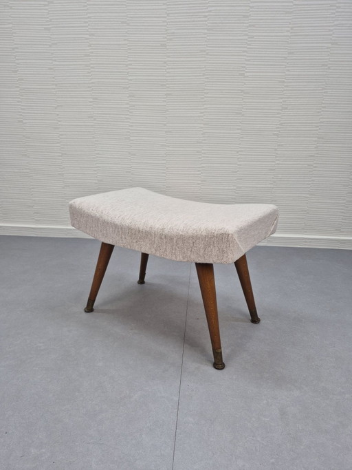 Repose-pieds vintage, bois avec pieds en laiton.