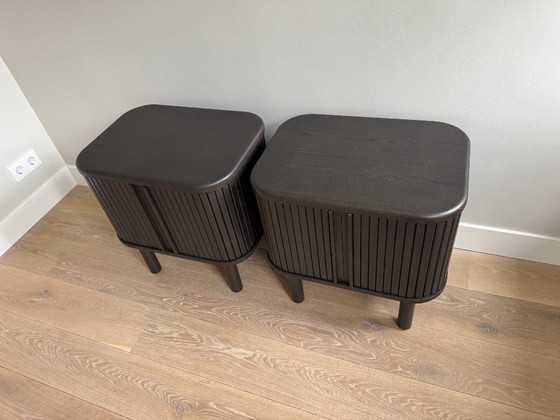 Image 1 of 2 comodini Kave Home Mailen in impiallacciatura di frassino scuro, 50x55 cm
