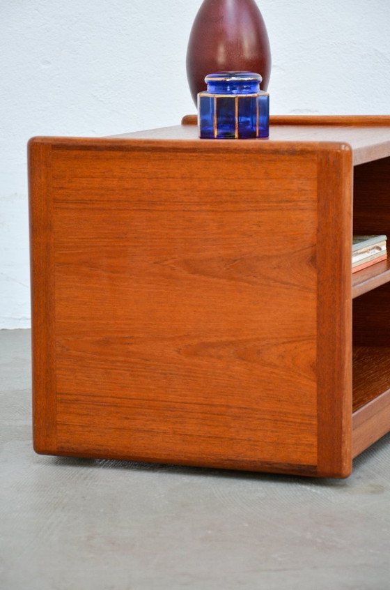Image 1 of Tavolino audio vintage in teak, tavolino HiFi, tavolino laterale con ruote, anni '70