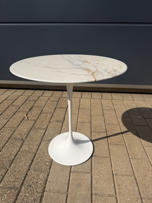 Table d'appoint Knoll Tulip en marbre Calacatta Gold (Oro) à l'ÉTAT NEUF ! Eero Saarinen