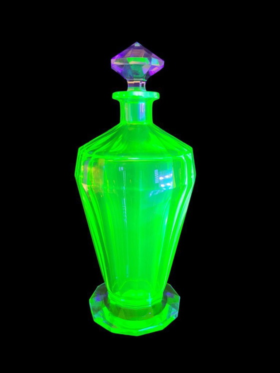 Image 1 of Val Saint Lambert “Montmartre” shaker / karaf met 2 glazen in uraniumglas ca. 1930