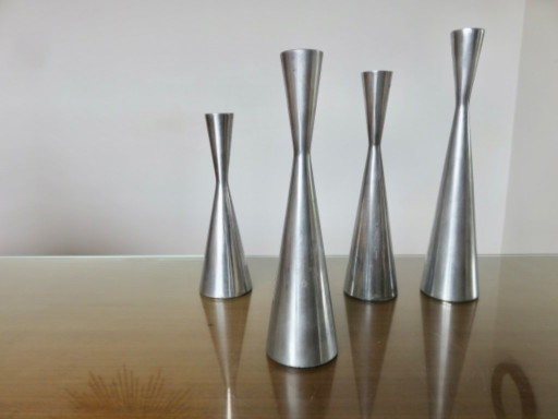 Serie van 4 diabolo kandelaars, model "Göta" ontworpen door Erika Pekkari voor Ikea, 1990 – kandelaars en kaarsen, Aluminium