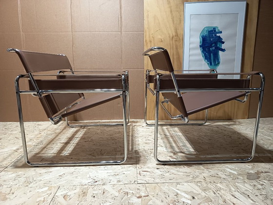 Image 1 of Poltrone Knoll Wassily B3 2 nuove/usate in pelle color noce di Marcel Breuer € 4.400