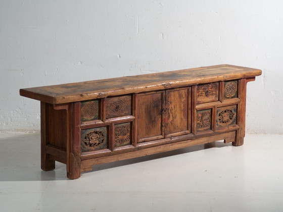 Antique low carved sideboard in elm wood – China, circa 1930 – Iron (photo 8 of 40)