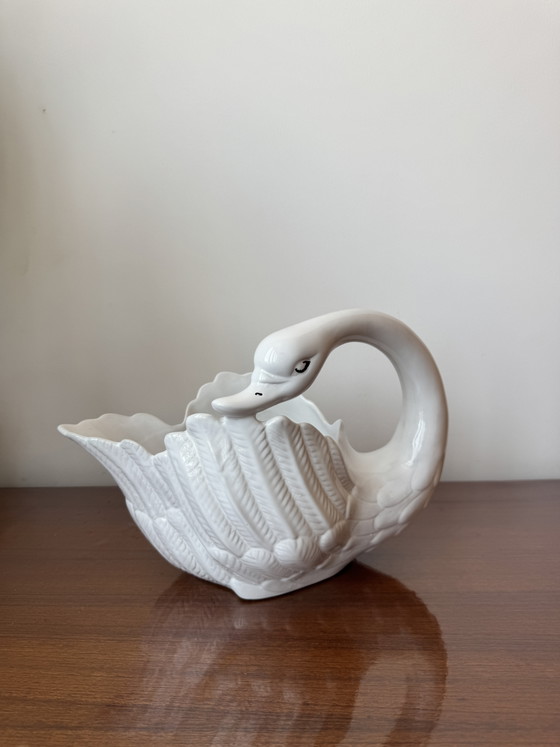 Image 1 of Cache-pot cygne vintage en céramique