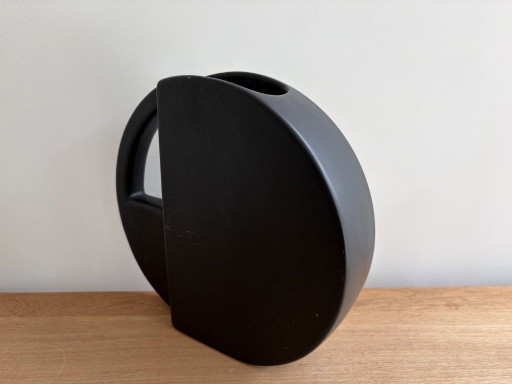 Black vase by Dorothe van Agthoven