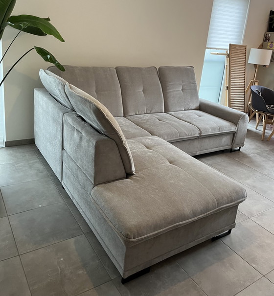 Image 1 of Nouveau canapé gris moderne convertible en lit - nouveau prix 1899 €