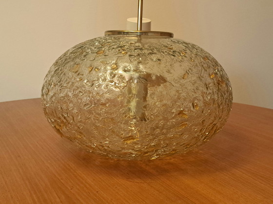 Image 1 of 🟡 Doria Pendant Lamp 1970 – Oval Structured Glass Ø40 cm – Brass – Mid Century Vintage