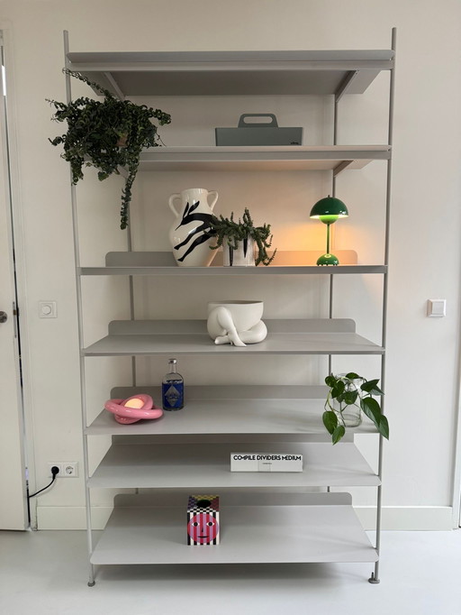 Muuto Compile Modularer offener Designschrank / Vitrine Grau