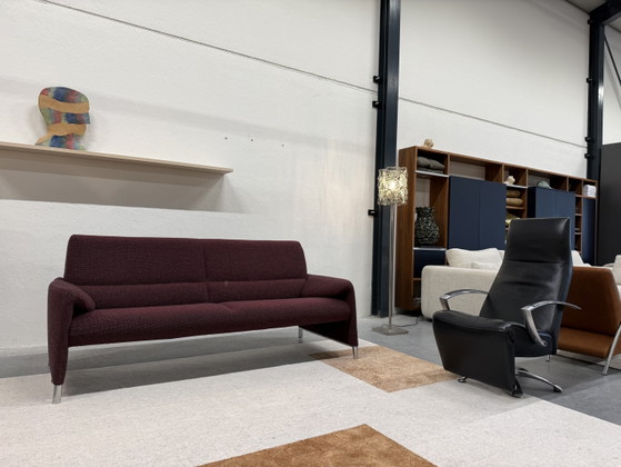Image 1 of Leolux Felizia 3-Sitzer-Sofa, Stoff Andes, schwarz/rot