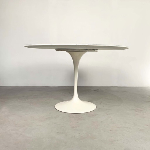 Eero Saarinen Tulpentafel