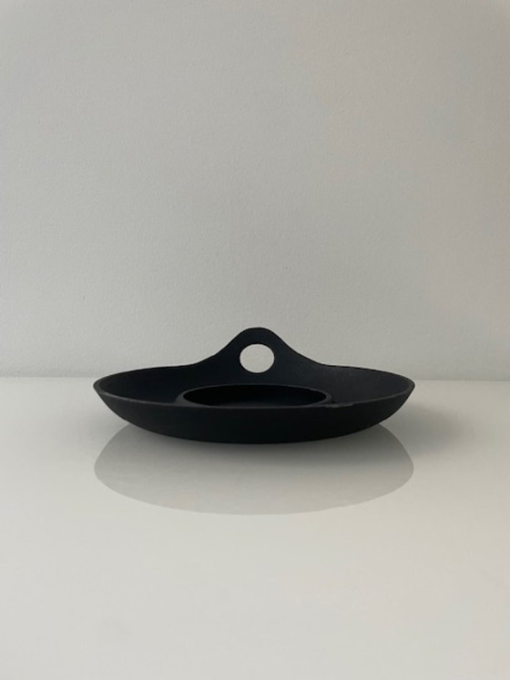 Image 1 of Portacandele dal design moderno in alluminio verniciato a polvere nero.