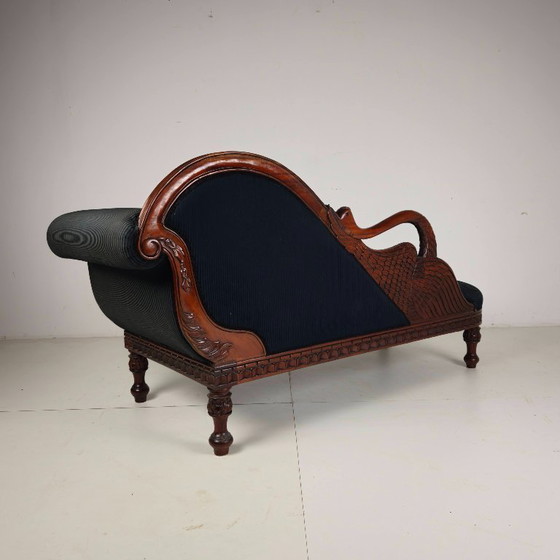 Image 1 of Gesneden zwaan chaise longue, 20e eeuw