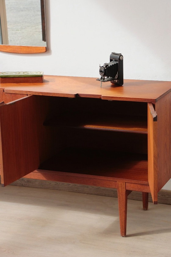 Image 1 of Nathan Teak-Sideboard (1960er Jahre) – Restauriertes englisches Design